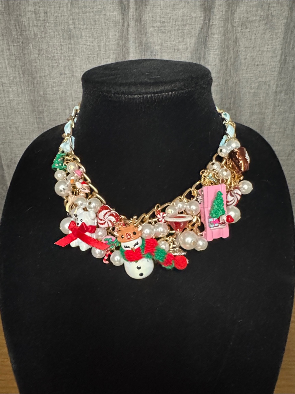 Betsey Johnson Christmas bib statement necklace